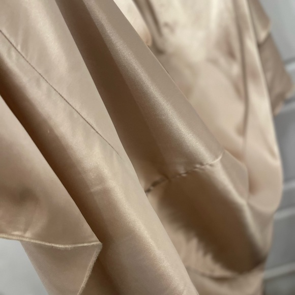 Missguided Woman’s Champage Gold Frill Hi/Low Cami Dress size: 8 NWOT - Picture 11 of 14